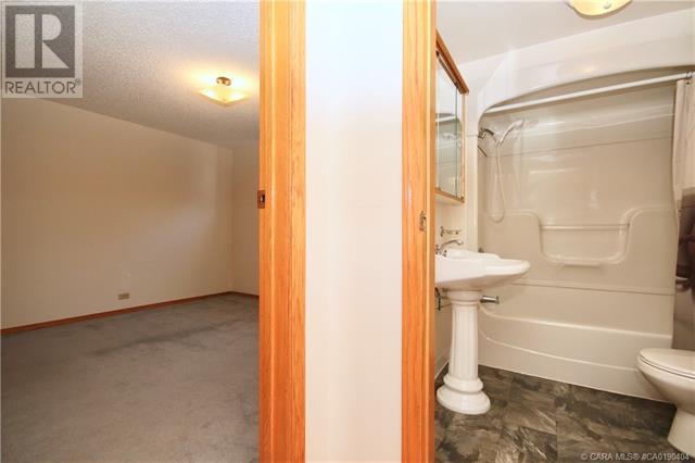 5002 49 Street, Sedgewick House For Sale