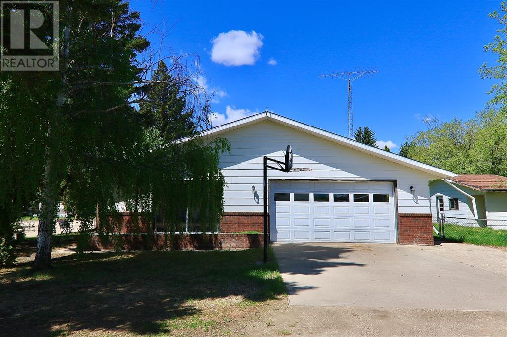 5002 49 Street, Sedgewick House For Sale