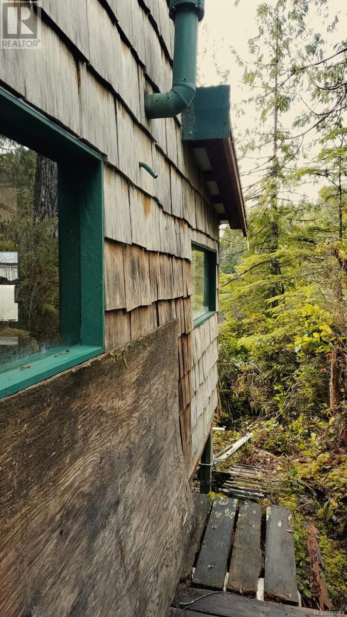 Lt 3 Cypress Bay, Tofino, British Columbia V0R 3A0 (22318178) Tofino