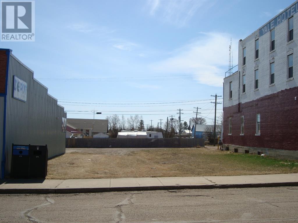 207,209 Main Street, Trochu, Alberta  T0M 2C0 - Photo 2 - A1094293