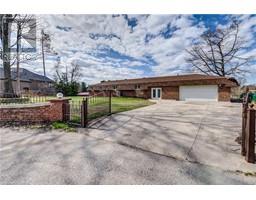 10 EDGEWATER Road