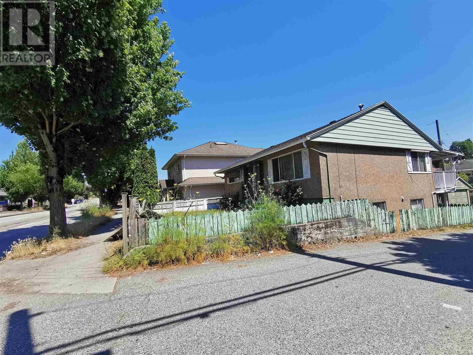 5692 KNIGHT STREET, vancouver, British Columbia