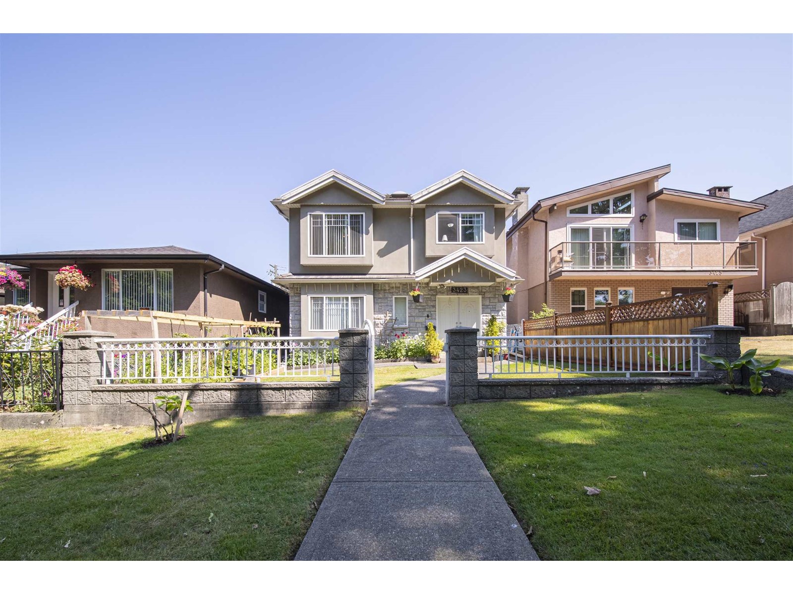 3423 E PENDER STREET, Vancouver, British Columbia V5K2C9