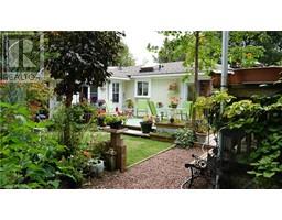 2 OLIVER Crescent