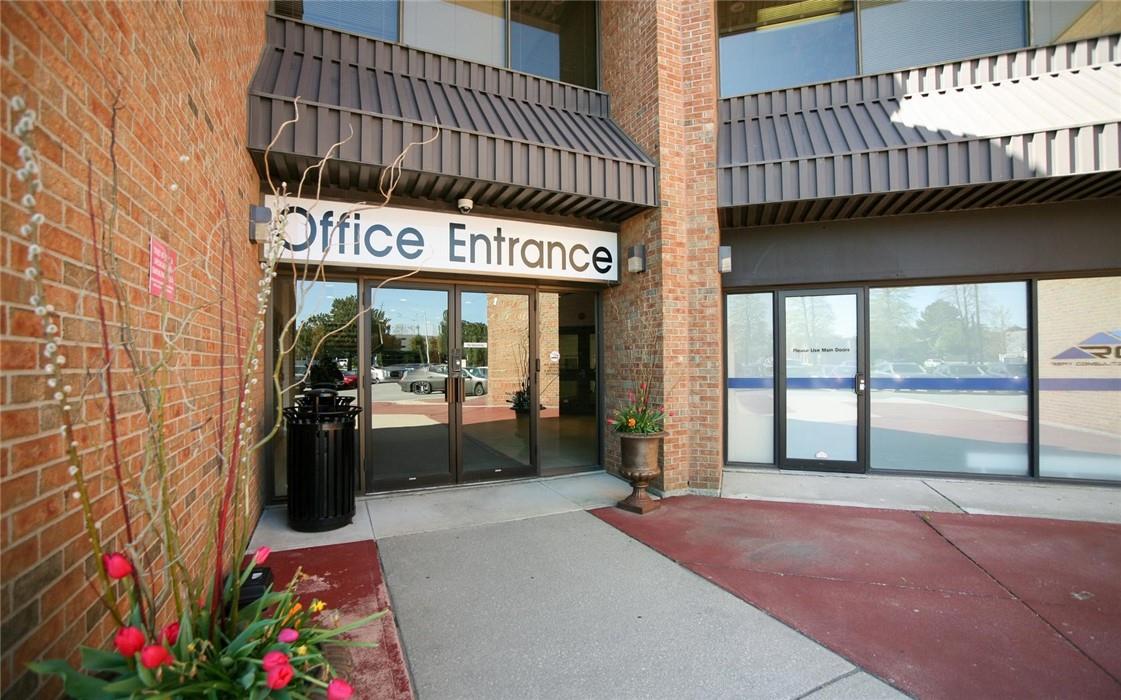 3425 Harvester Road, Unit #203, Burlington, Ontario  L7N 3N1 - Photo 4 - H4123425