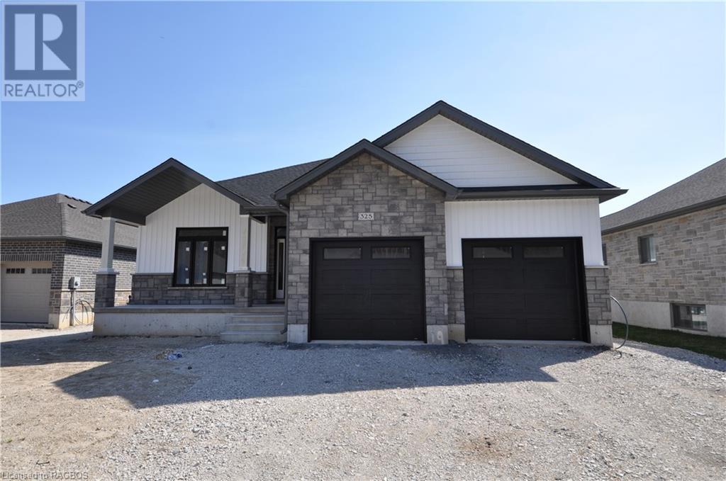 325 6th Avenue W, Owen Sound, Ontario  N4K 0E4 - Photo 1 - 40203255