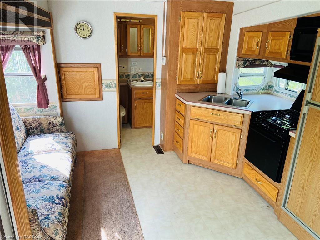 9 Tamarac Road Unit# 23, Stokes Bay, Ontario  N0H 2R0 - Photo 6 - 40134327