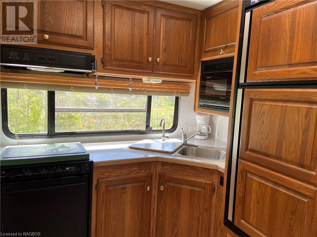 9 Tamarac Road Unit# 21, Stokes Bay, Ontario N0H 2R0 - Photo 4 - 40134337