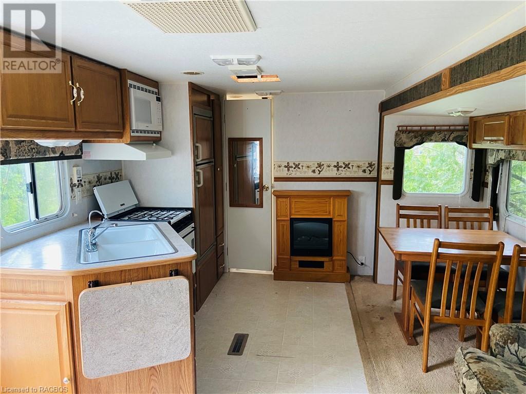 9 Tamarac Road Unit# 18, Stokes Bay, Ontario N0H 2R0 - Photo 3 - 40134387