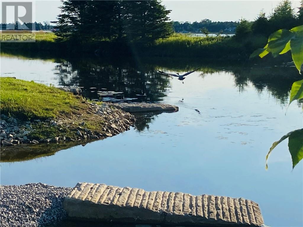 9 Tamarac Road Unit# 17, Stokes Bay, Ontario  N0H 2R0 - Photo 2 - 40134413