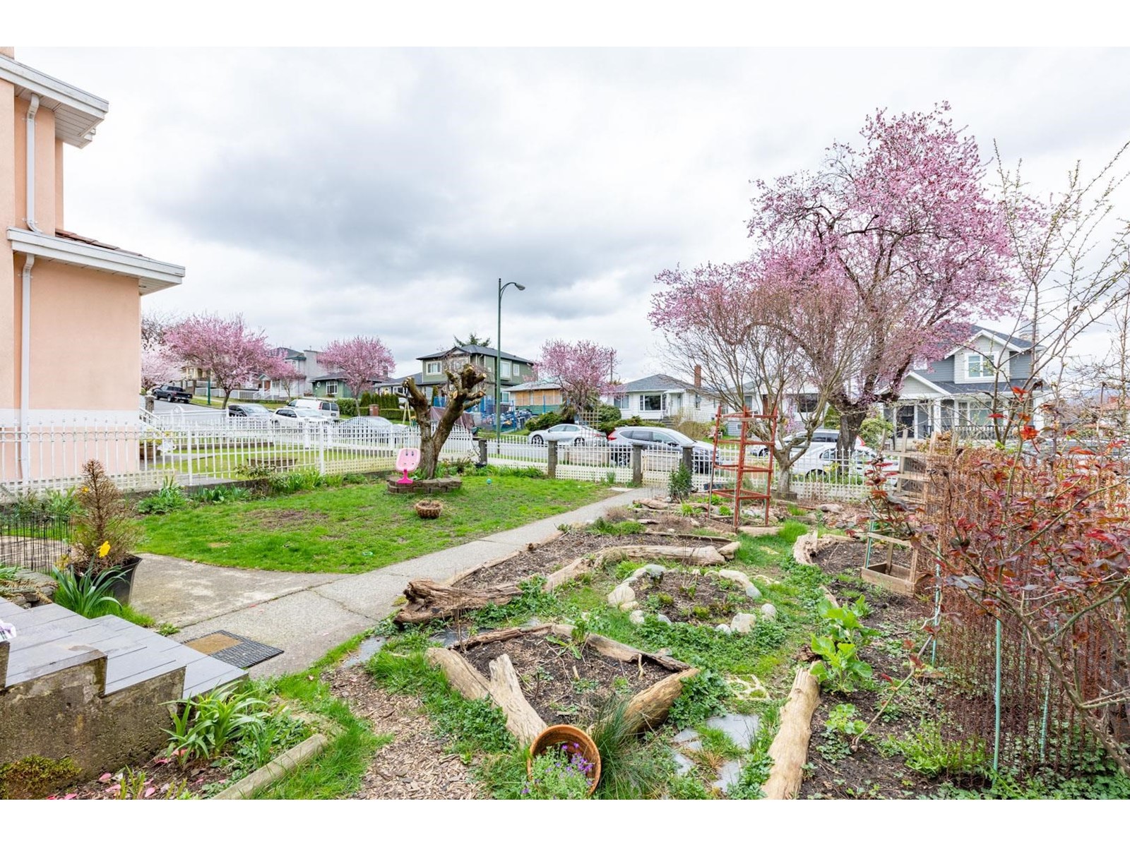 3090 E 3rd Avenue, Vancouver, British Columbia  V5M 1J1 - Photo 2 - R2674866