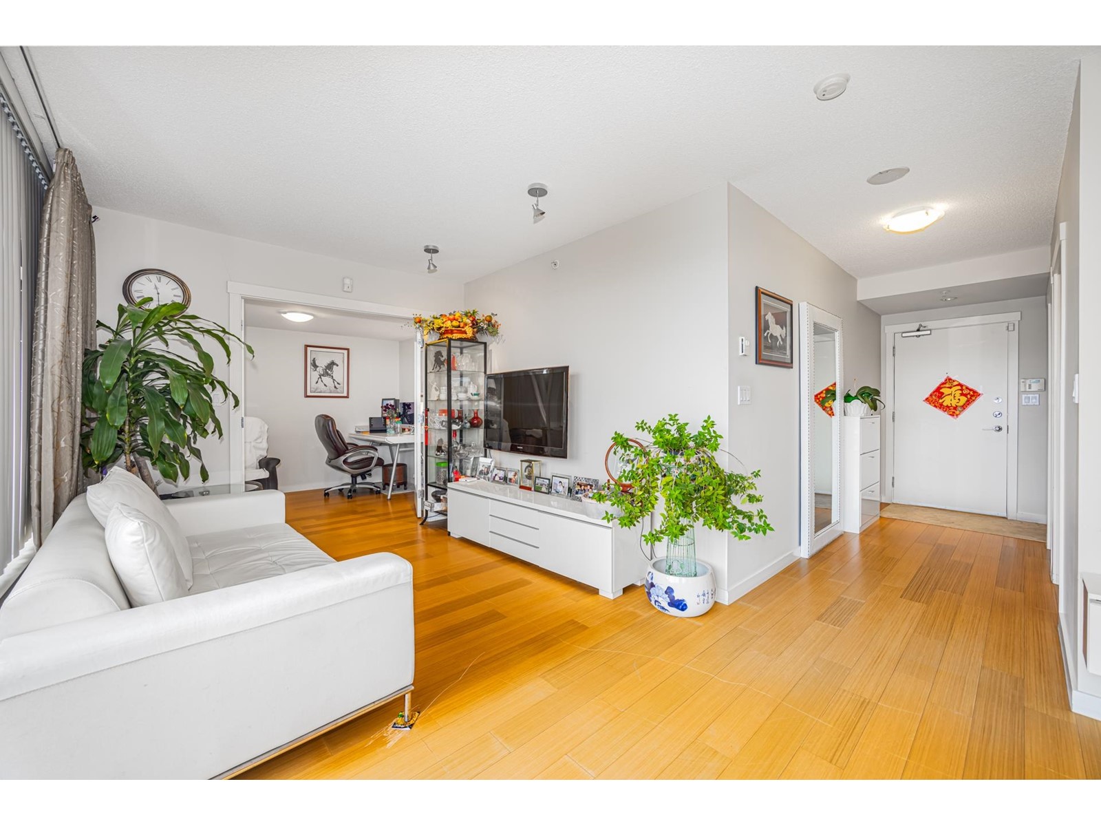 1805 5811 No. 3 Road, Richmond, British Columbia  V6X 4L7 - Photo 5 - R2687859