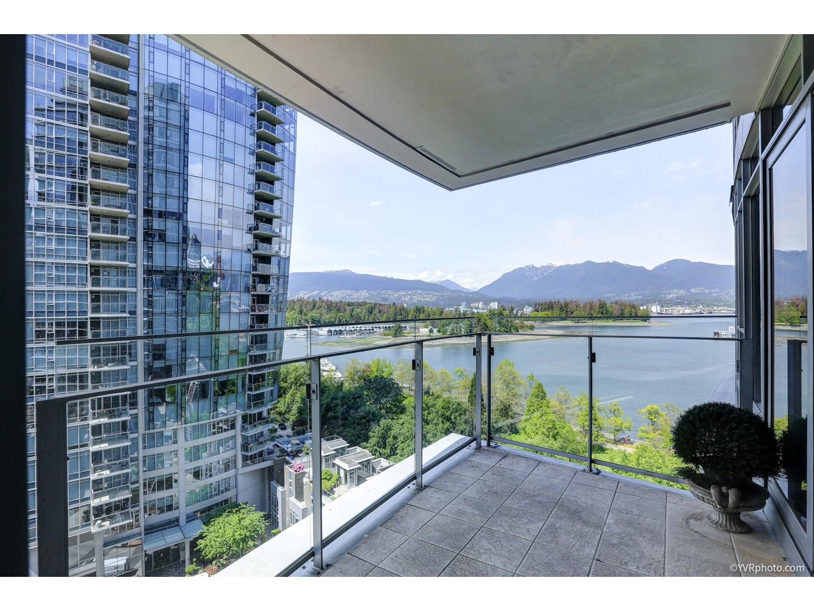 1003 1233 W Cordova Street, Vancouver, British Columbia  V6C 3R1 - Photo 4 - R2694385