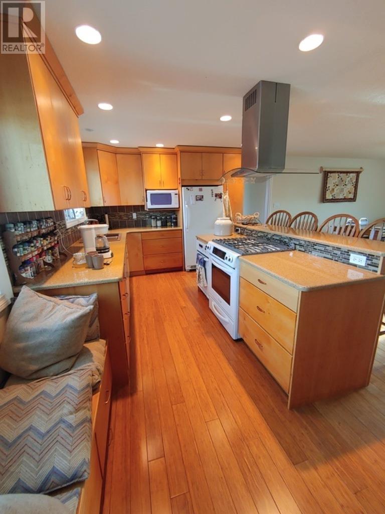 7067 257 Road, Fort St. John, British Columbia  V1J 4M6 - Photo 10 - C8042995