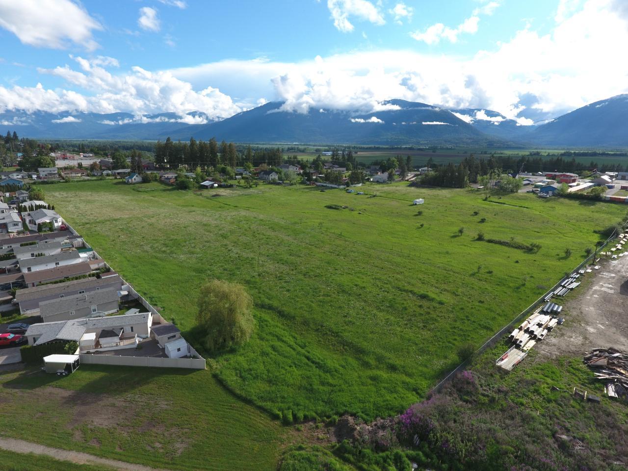 620 Devon Street, Creston, British Columbia  V0B 1G3 - Photo 2 - 2465620