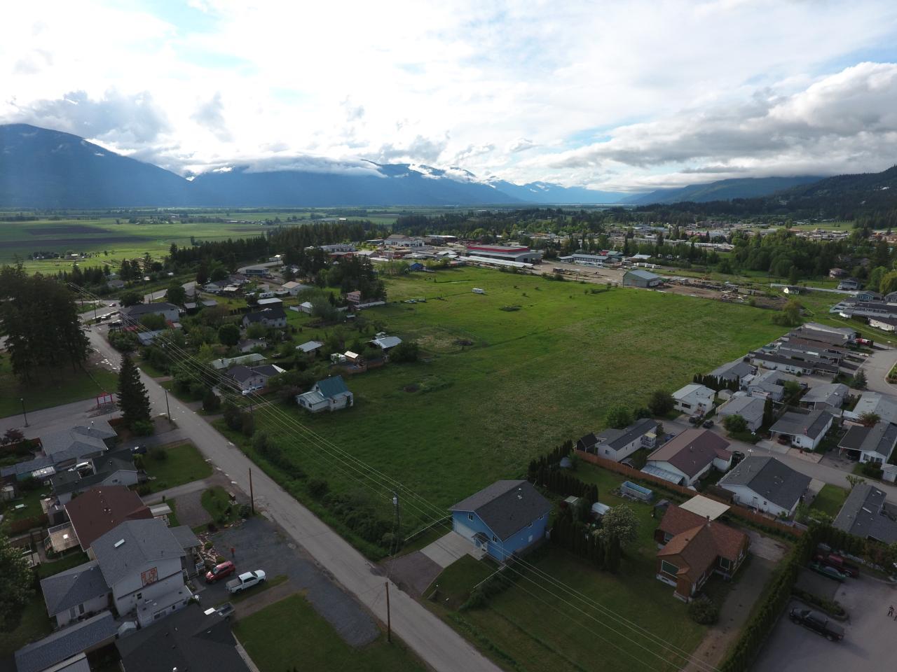 620 Devon Street, Creston, British Columbia  V0B 1G3 - Photo 4 - 2465620