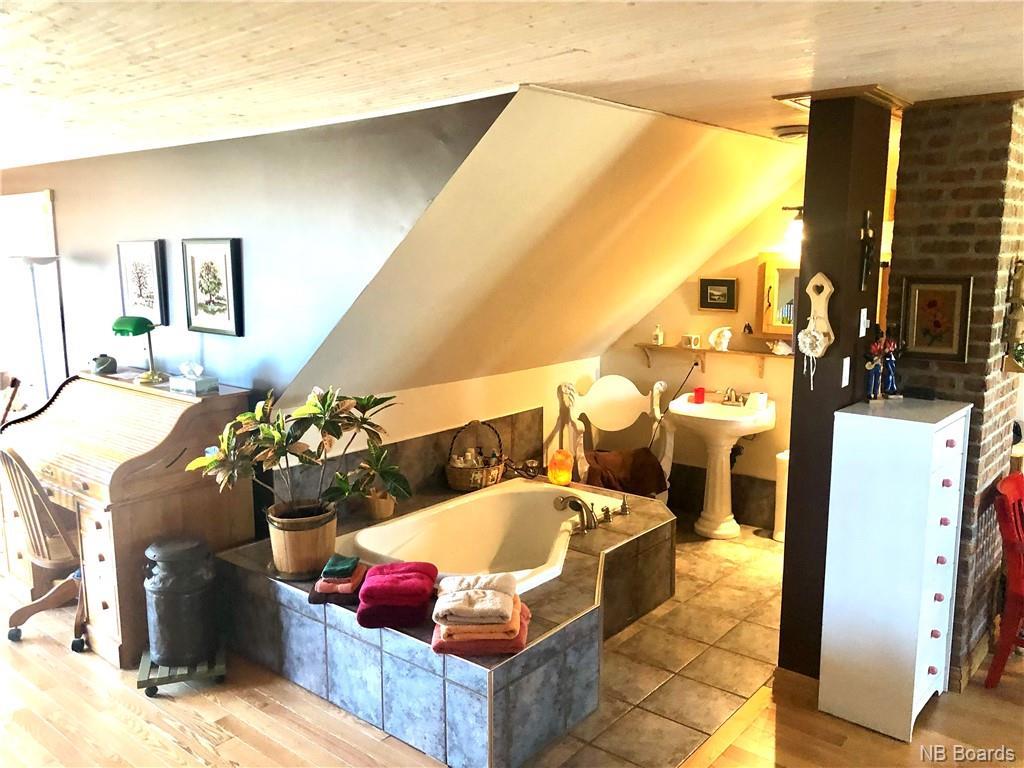 1092 Boul. De La Mer, Sainte-Marie-Saint-Raphaël, New Brunswick E8T 1V6 - Photo 32 - NB073863