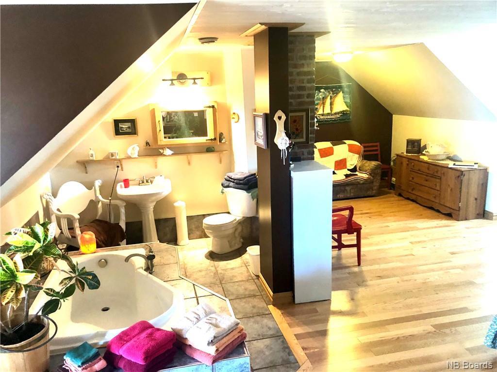 1092 Boul. De La Mer, Sainte-Marie-Saint-Raphaël, New Brunswick E8T 1V6 - Photo 34 - NB073863