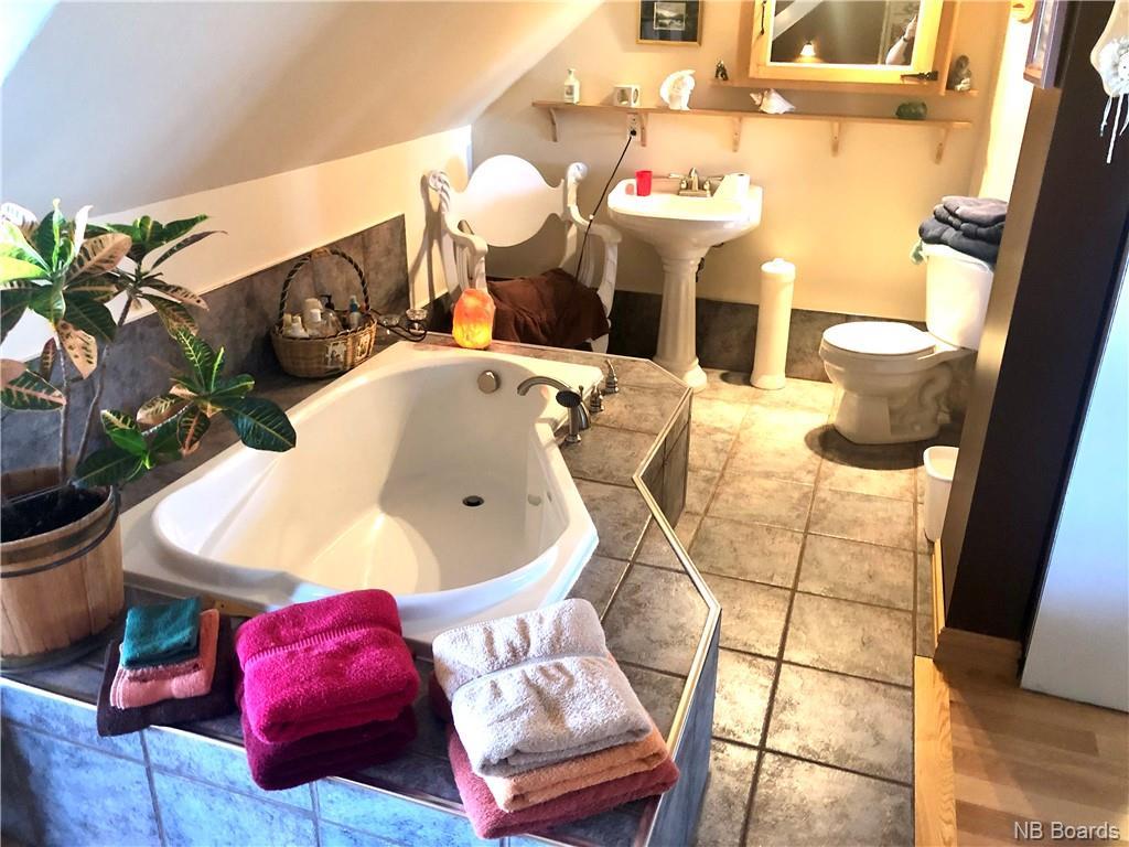 1092 Boul. De La Mer, Sainte-Marie-Saint-Raphaël, New Brunswick E8T 1V6 - Photo 33 - NB073863