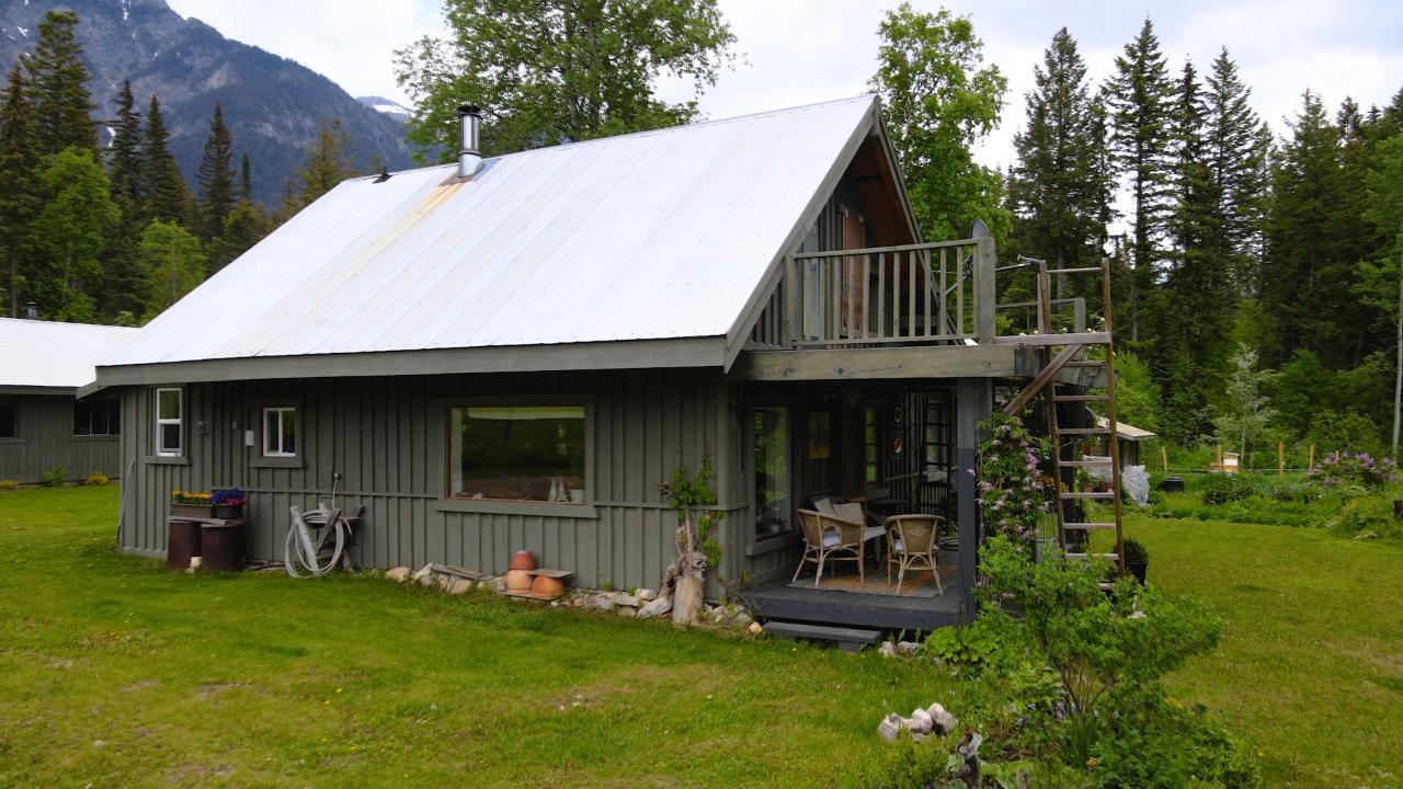 2311 Campbell Rd, Golden, British Columbia  V0A 1H7 - Photo 26 - 2465887