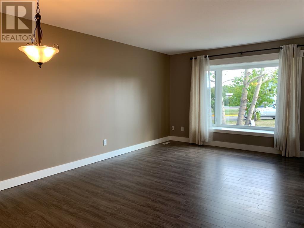 4920 52 Avenue, Grimshaw, Alberta  T0H 1W0 - Photo 4 - GP202357