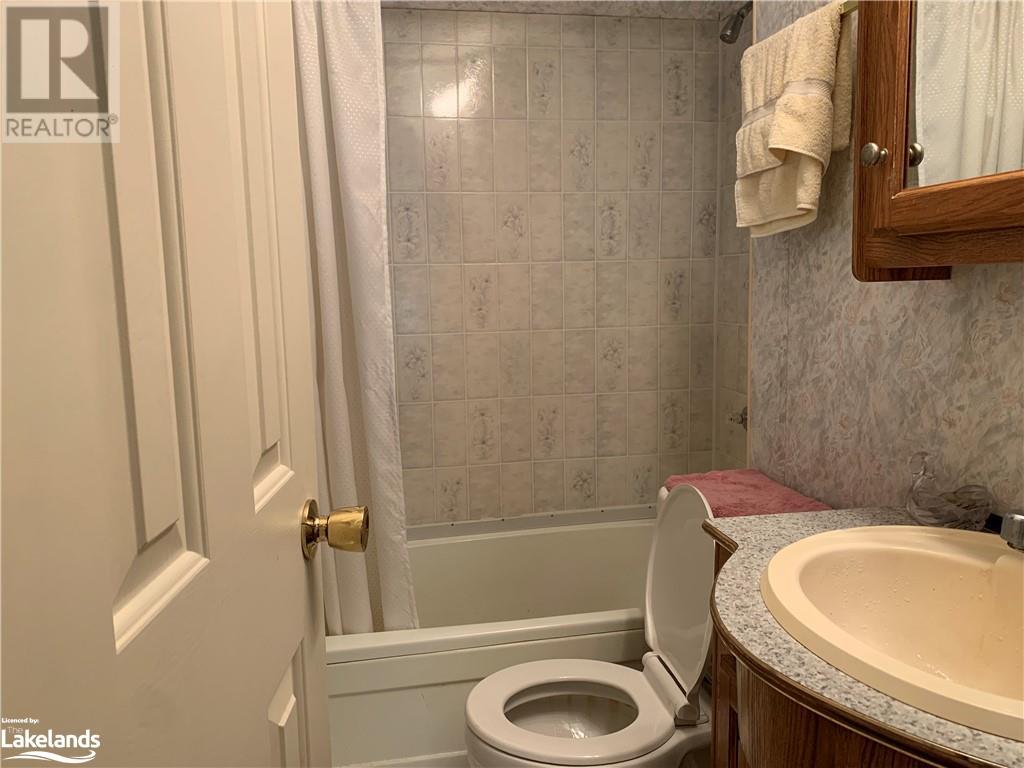 85 Theme Park Drive Unit# 237, Wasaga Beach, Ontario  L9Z 1X7 - Photo 21 - 40299653