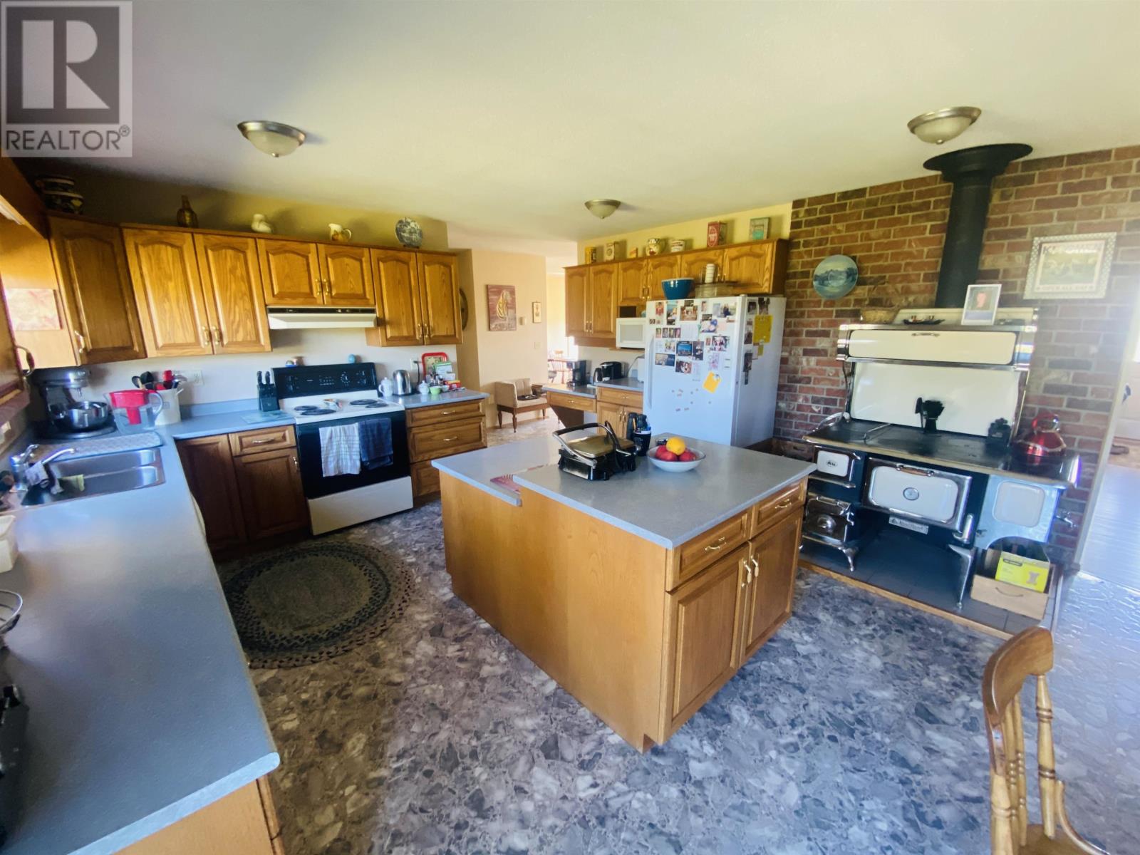 24985 Keefe's Landing Road, Burns Lake, British Columbia  V0J 1E4 - Photo 3 - R2716653