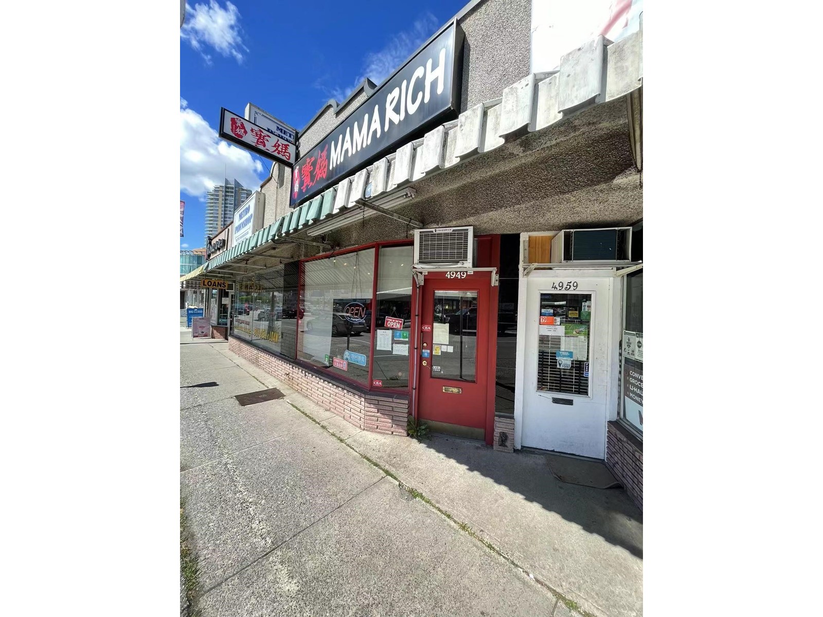 4949 KINGSWAY, burnaby, British Columbia