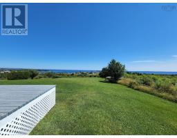 Bath (# pieces 1-6) - 25 North Road, Charlos Cove, NS B0H1T0 Photo 3