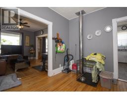 Porch - 29 Wellington Street, Amherst, NS B4H2J4 Photo 5