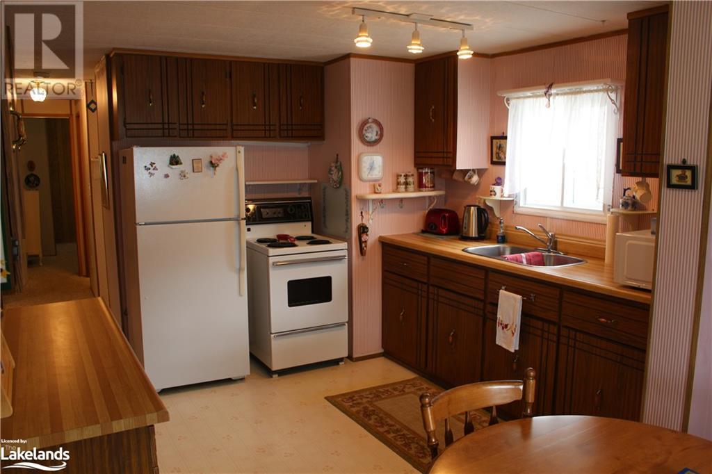 1008 Second Lane, Minden, Ontario  K0M 2K0 - Photo 2 - 40325630