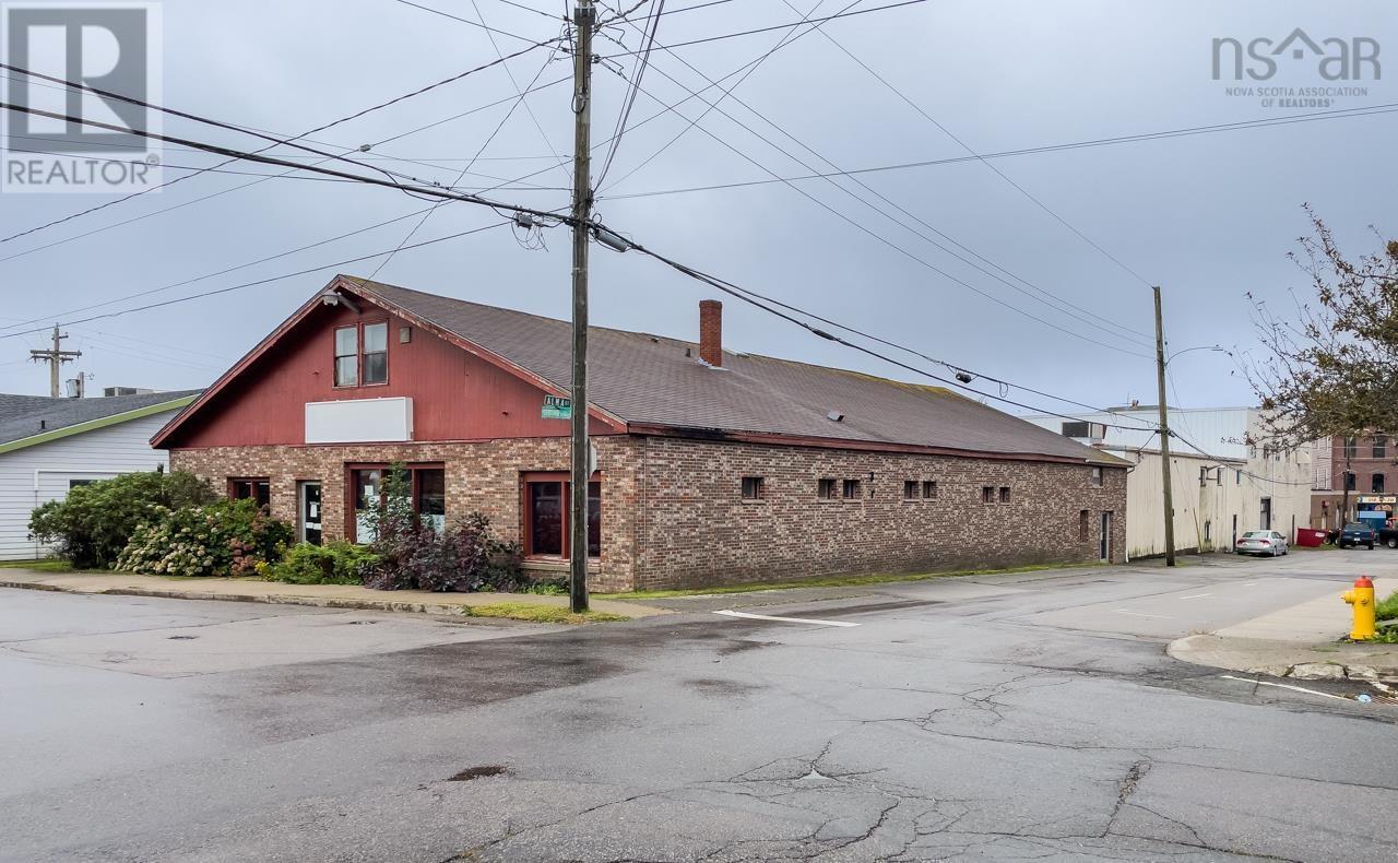 2 Second & Alma Street, Yarmouth, Nova Scotia  B5A 1T2 - Photo 3 - 202223002