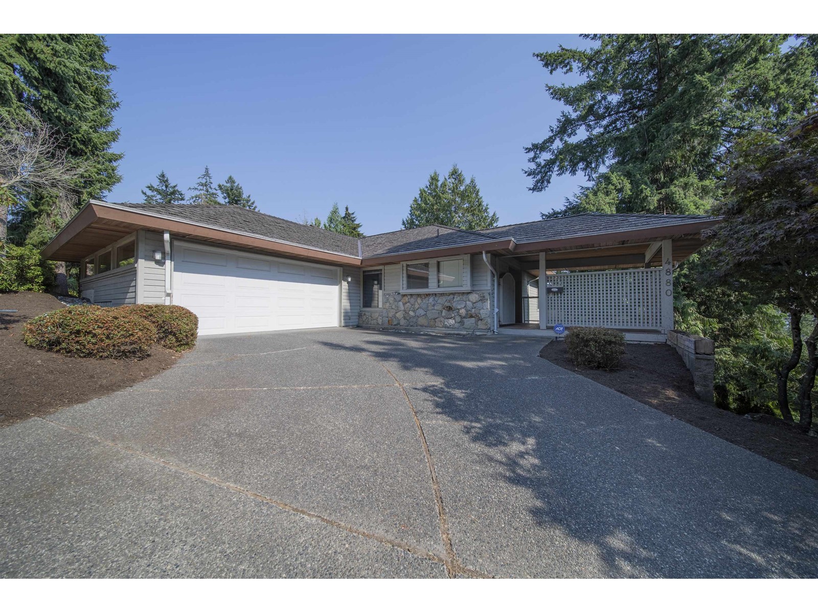 4880 Headland Drive, West Vancouver, British Columbia  V7W 2Z3 - Photo 3 - R2713072