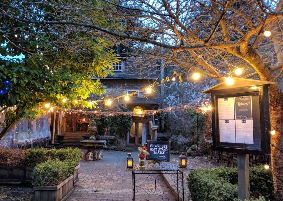 451 BOWEN TRUNK ROAD, bowen island, British Columbia