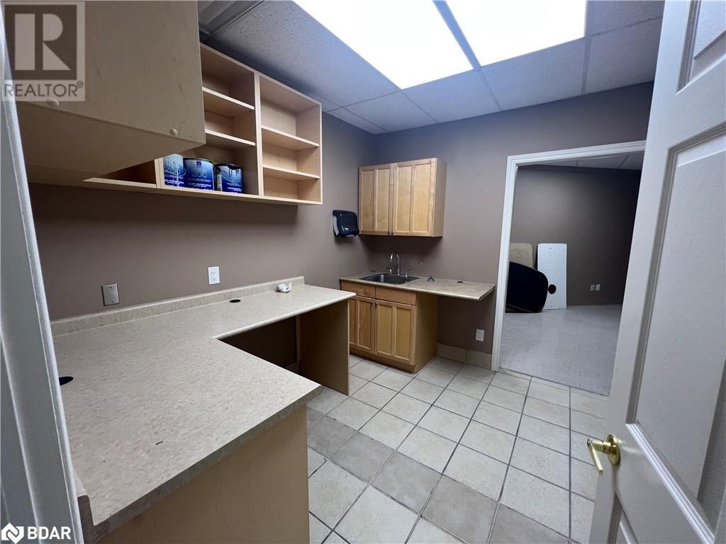 1 Quarry Ridge Road Unit# Ll6 & Ll7, Barrie, Ontario  L4M 7G1 - Photo 16 - 40319899