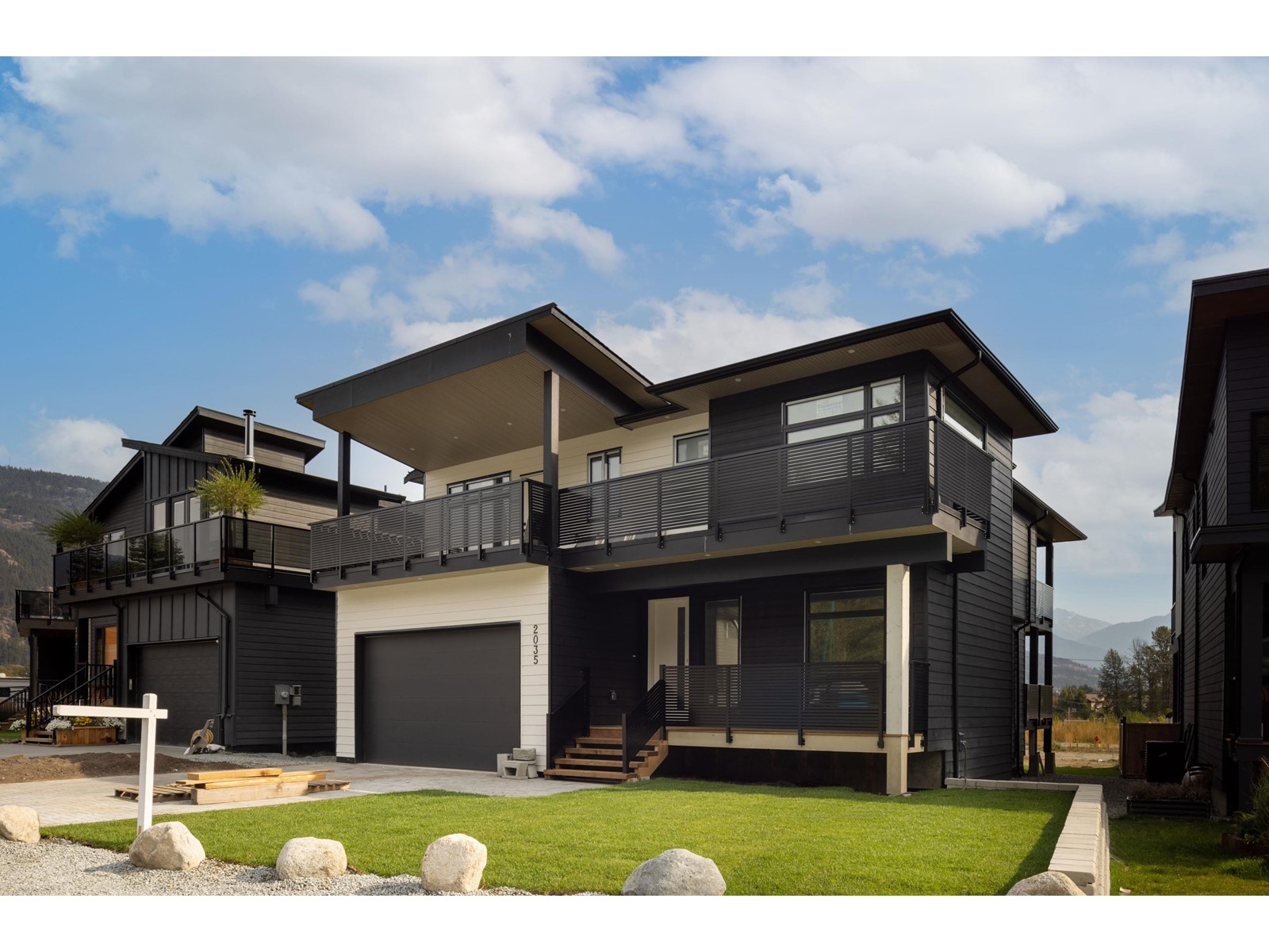 2035 TIYATA BOULEVARD, pemberton, British Columbia