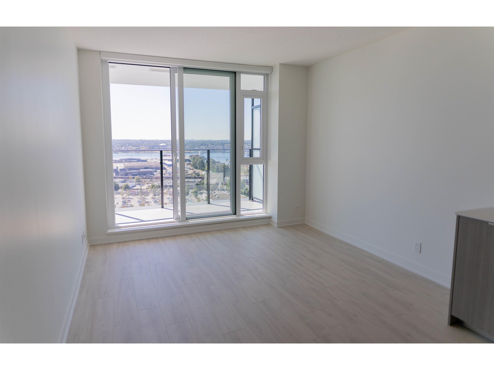 2504 1401 Hunter Street, North Vancouver, British Columbia  V7J 1H3 - Photo 6 - R2723692