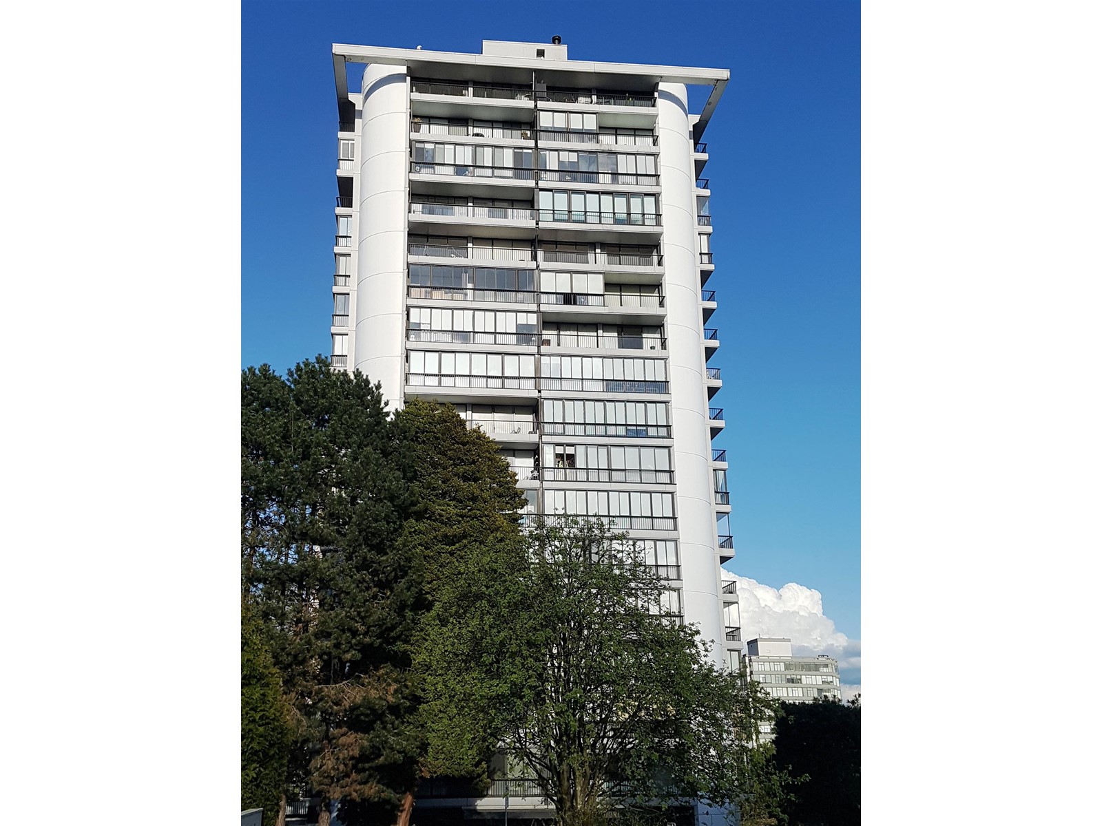 1202 650 16TH STREET, west vancouver, British Columbia