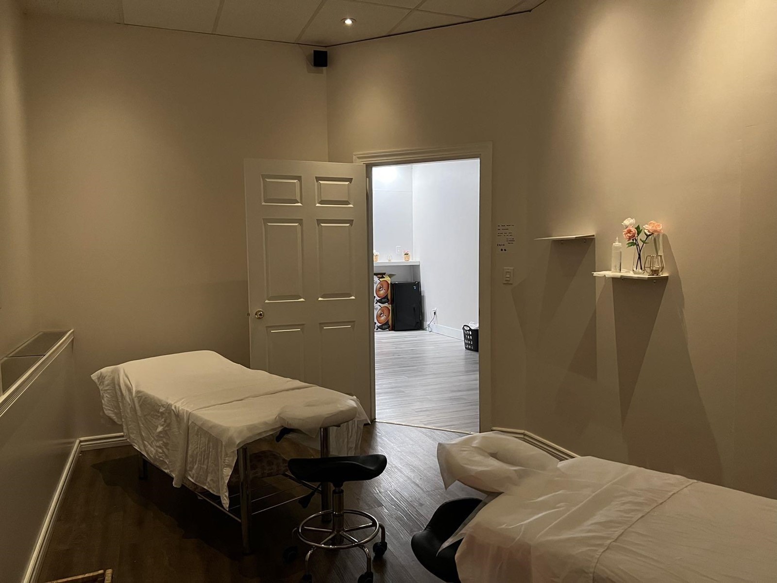 6469 VICTORIA DRIVE, vancouver, British Columbia