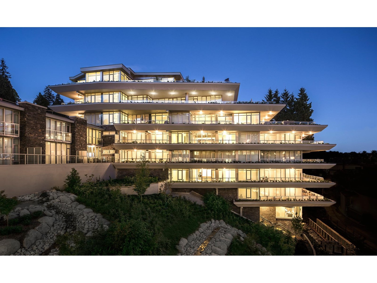 506 788 Arthur Erickson Place, West Vancouver, British Columbia  V7T 0B6 - Photo 2 - R2732423