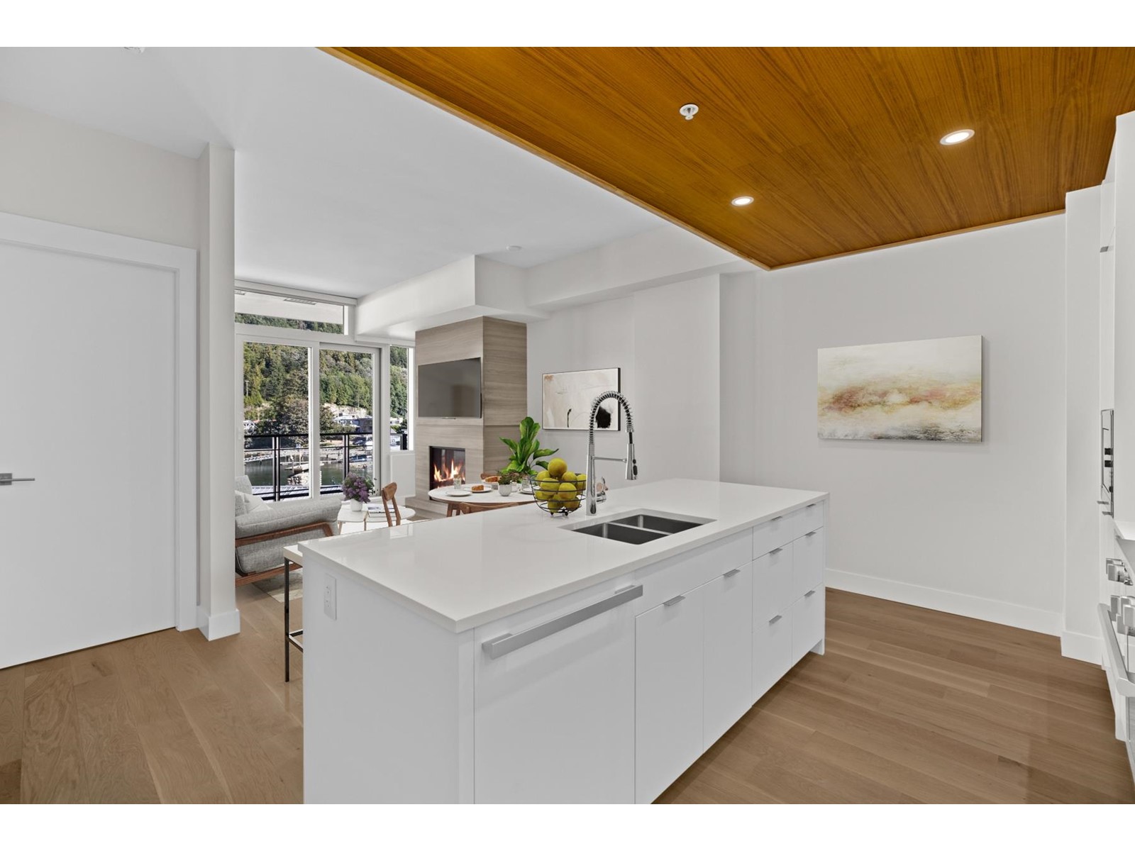 408 6707 NELSON AVENUE, west vancouver, British Columbia