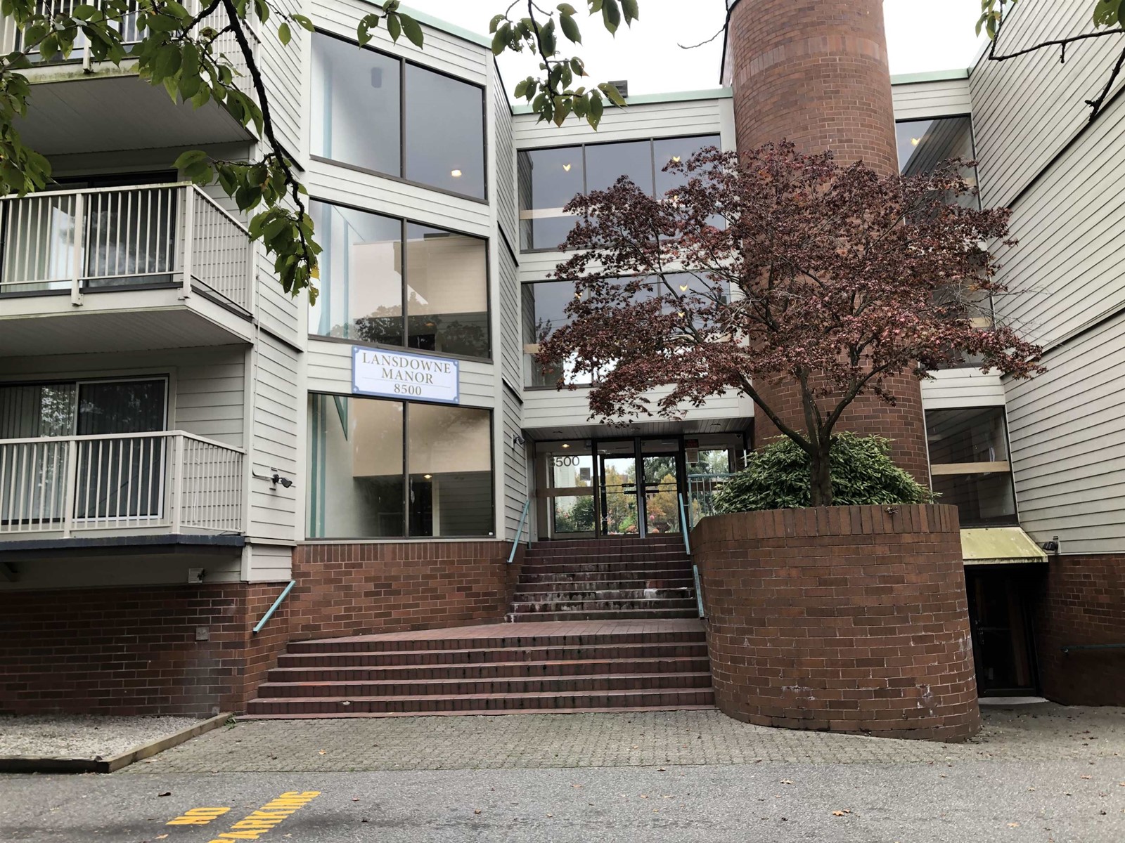 101 8500 LANSDOWNE ROAD, richmond, British Columbia