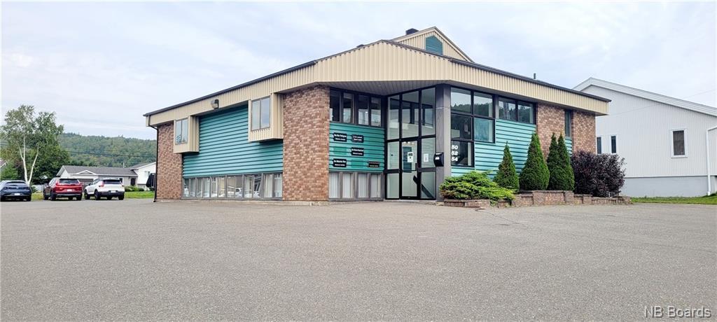 50 Bateman Avenue, Edmundston, New Brunswick  E3V 4A4 - Photo 1 - NB078982