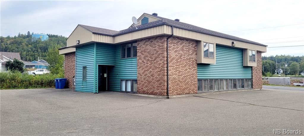 50 Bateman Avenue, Edmundston, New Brunswick  E3V 4A4 - Photo 2 - NB078982