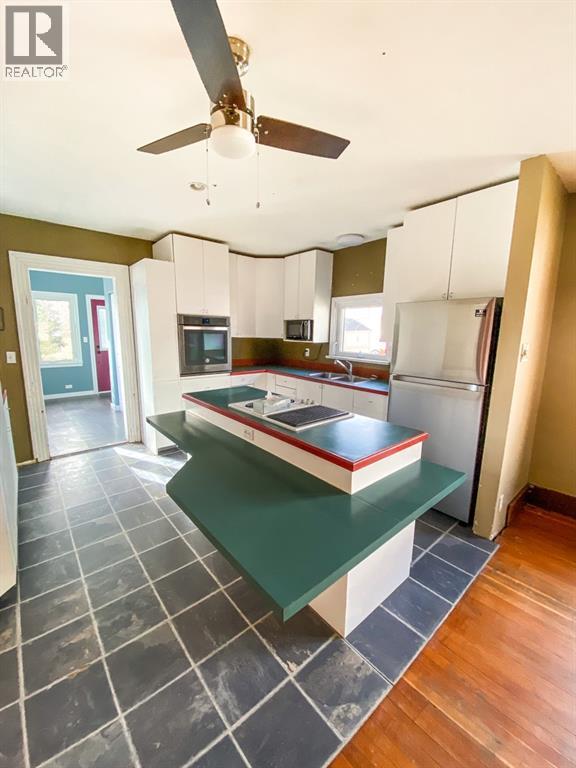 117 1st Ave Se, Falher, Alberta  T0H 1M0 - Photo 5 - A1073022