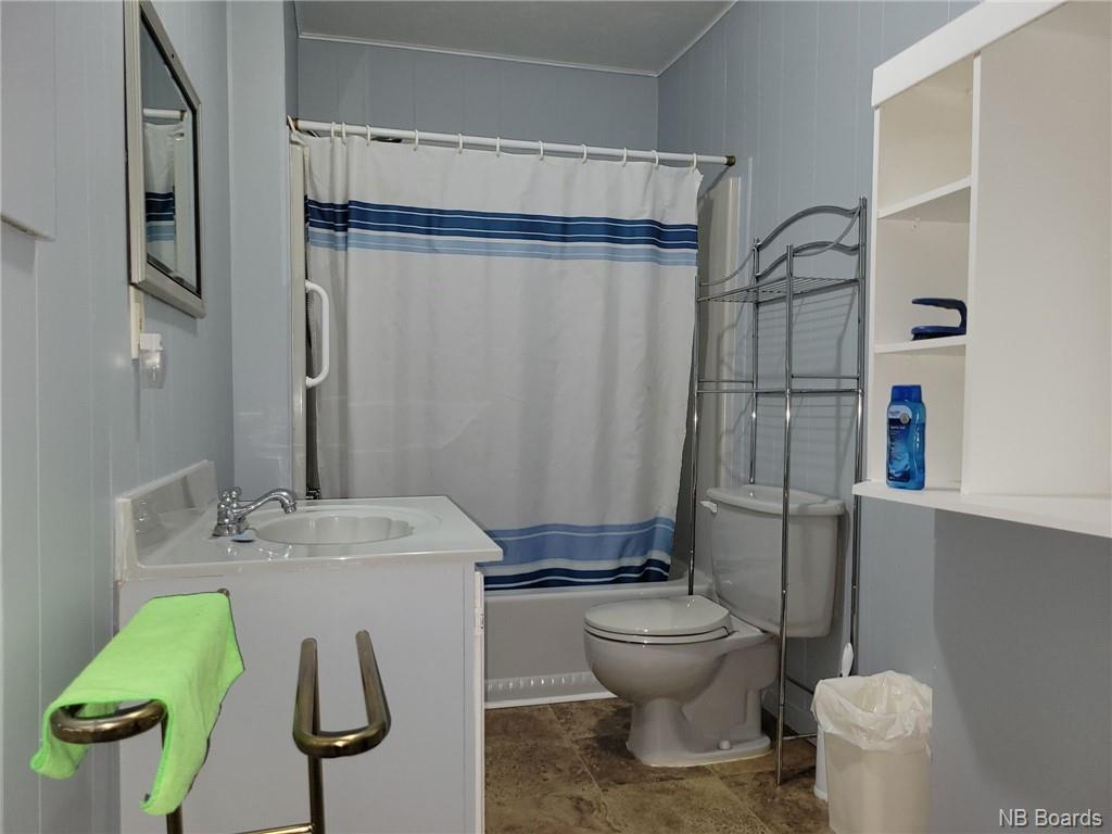 251 Rue Canada, Saint-Quentin, New Brunswick  E8A 1K2 - Photo 37 - NB073452