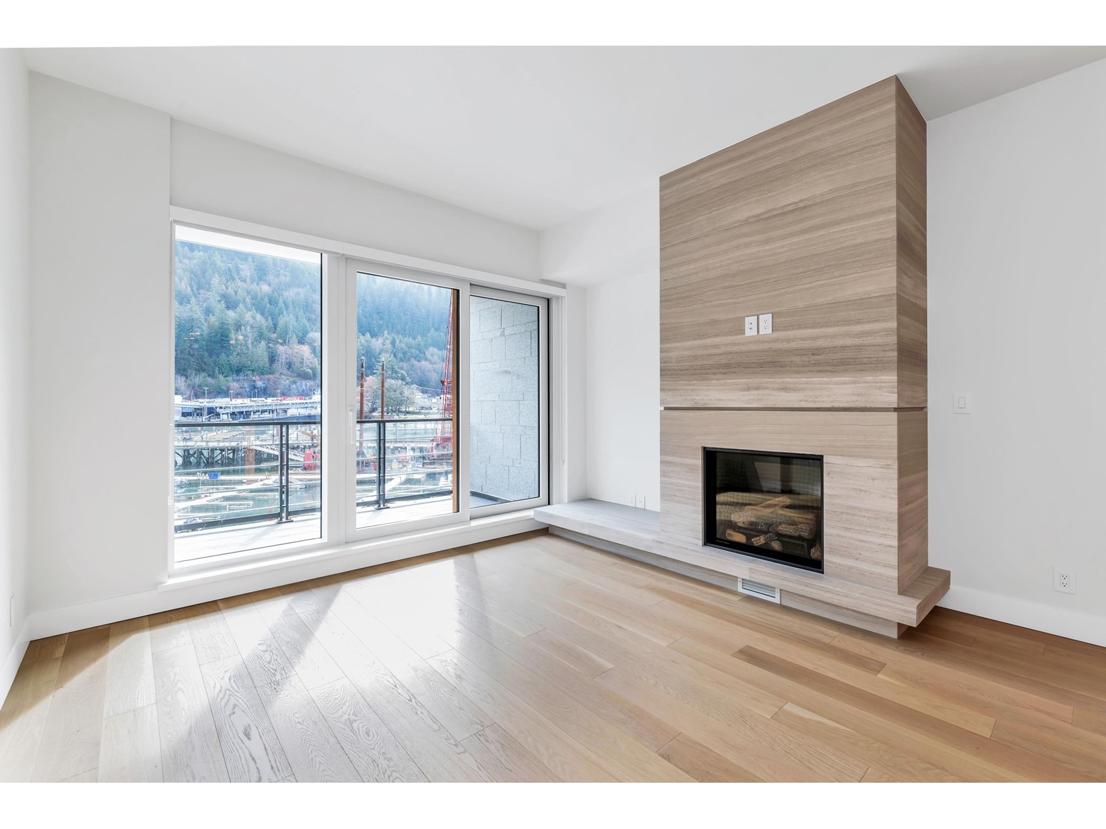 205 6707 Nelson Avenue, West Vancouver, British Columbia  V7W 2B2 - Photo 6 - R2737733