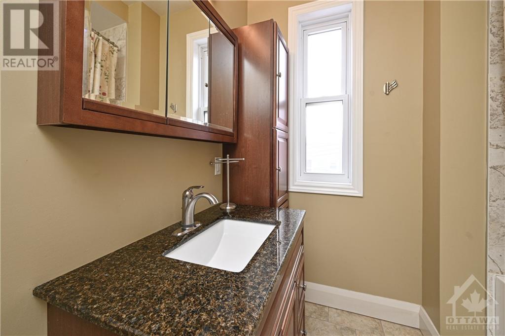 Photo 19 of listing located at 283 CAMBRIDGE STREET N