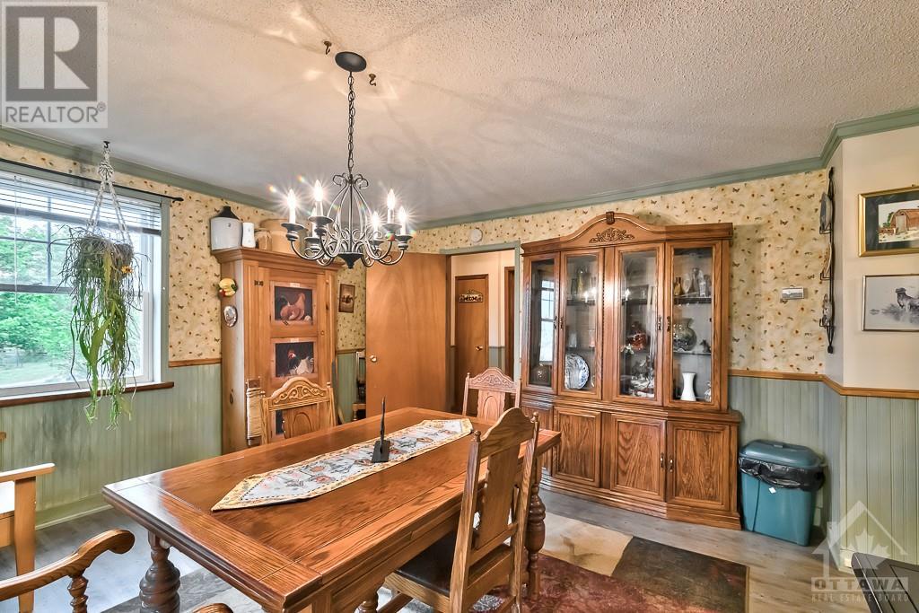 Photo 7 of listing located at 1905 WOLF GROVE ROAD