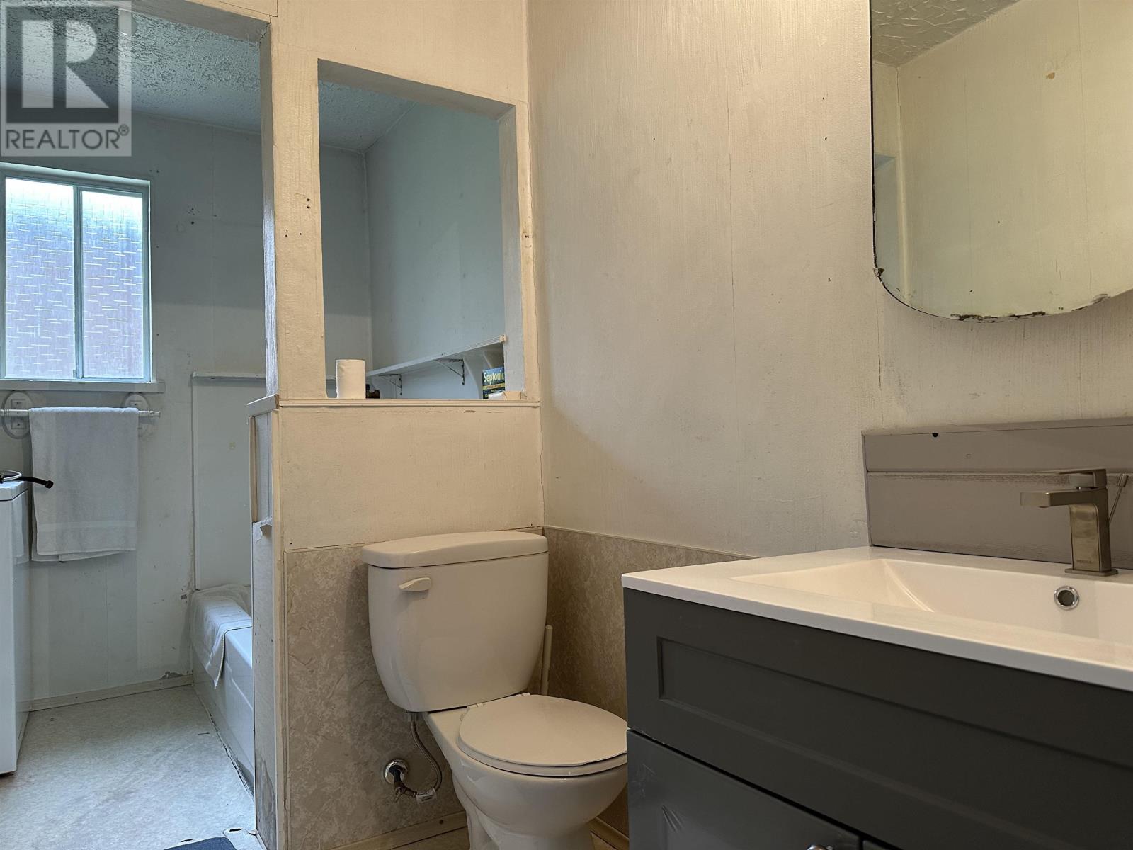 5032 Easzee Drive, 108 Mile Ranch, British Columbia  V0K 2Z0 - Photo 10 - R2739526